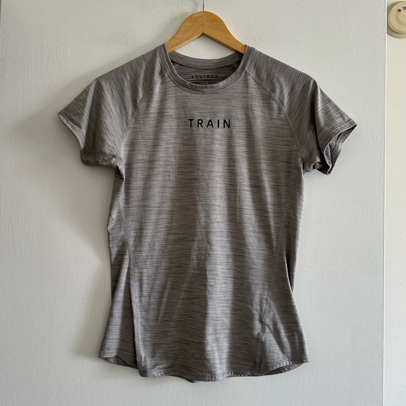 Equinox Women’s ‘Train’ Personal Trainer Heather Gray Athletic Tee Size Small - Picture 2 of 6